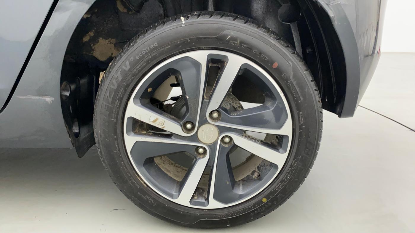 2020 Tata ALTROZ XZ 1.2, Petrol, Manual, 18,728 km, Left Rear Wheel