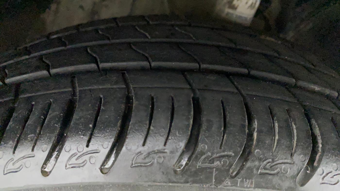 2020 Tata ALTROZ XZ 1.2, Petrol, Manual, 18,728 km, Right Front Tyre Tread