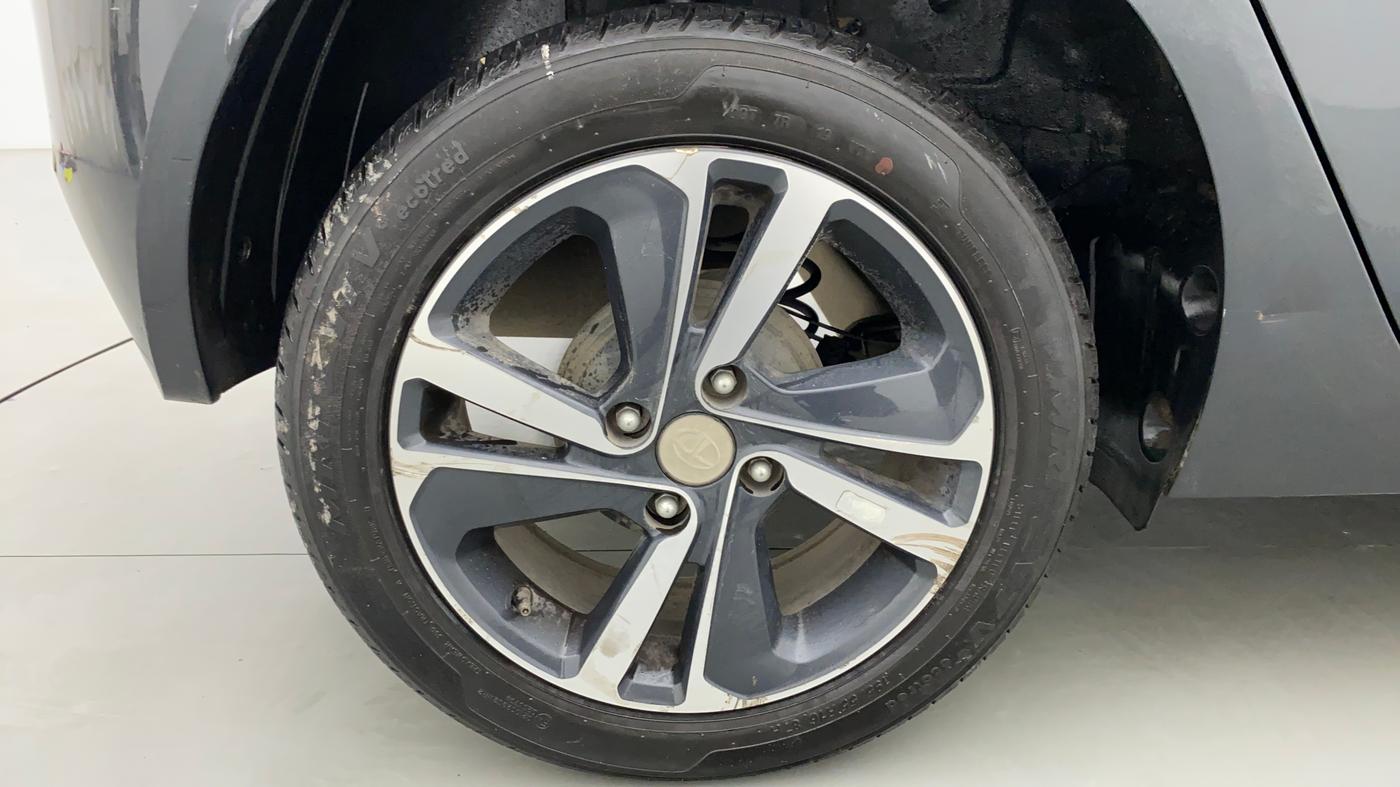 2020 Tata ALTROZ XZ 1.2, Petrol, Manual, 18,728 km, Right Rear Wheel