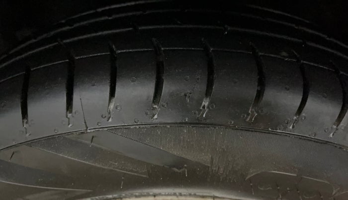 2020 Tata ALTROZ XM PETROL, Petrol, Manual, 54,879 km, Left Front Tyre Tread