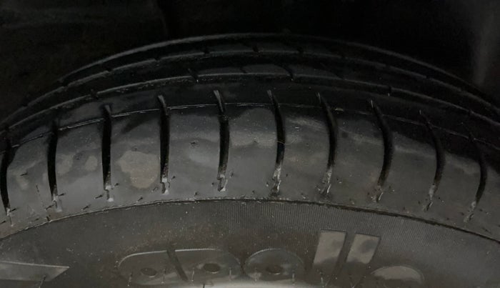 2020 Tata ALTROZ XM PETROL, Petrol, Manual, 54,879 km, Left Rear Tyre Tread