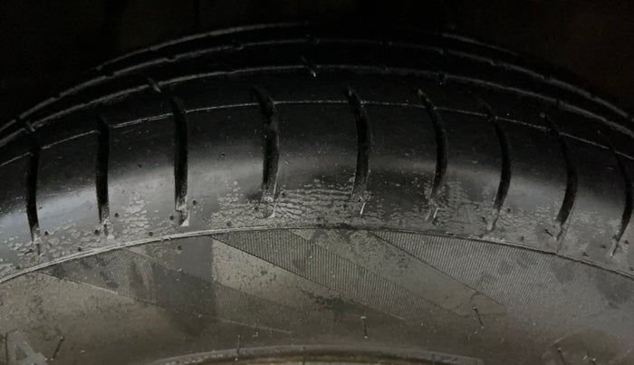 2020 Tata ALTROZ XM PETROL, Petrol, Manual, 54,879 km, Right Front Tyre Tread