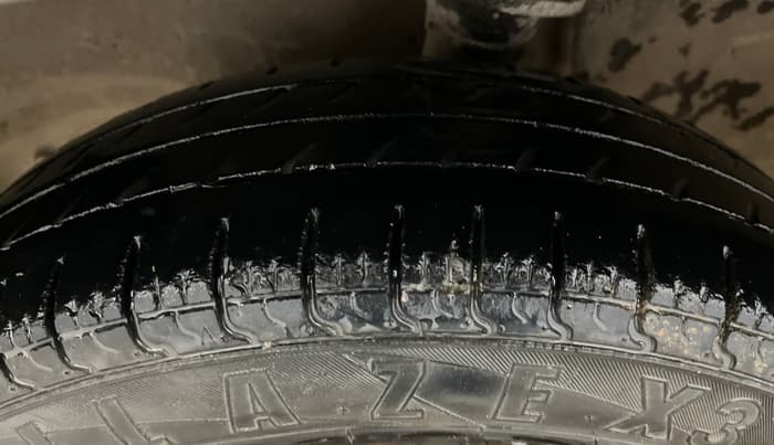 2018 Maruti Alto 800 LXI, Petrol, Manual, 72,428 km, Left Front Tyre Tread