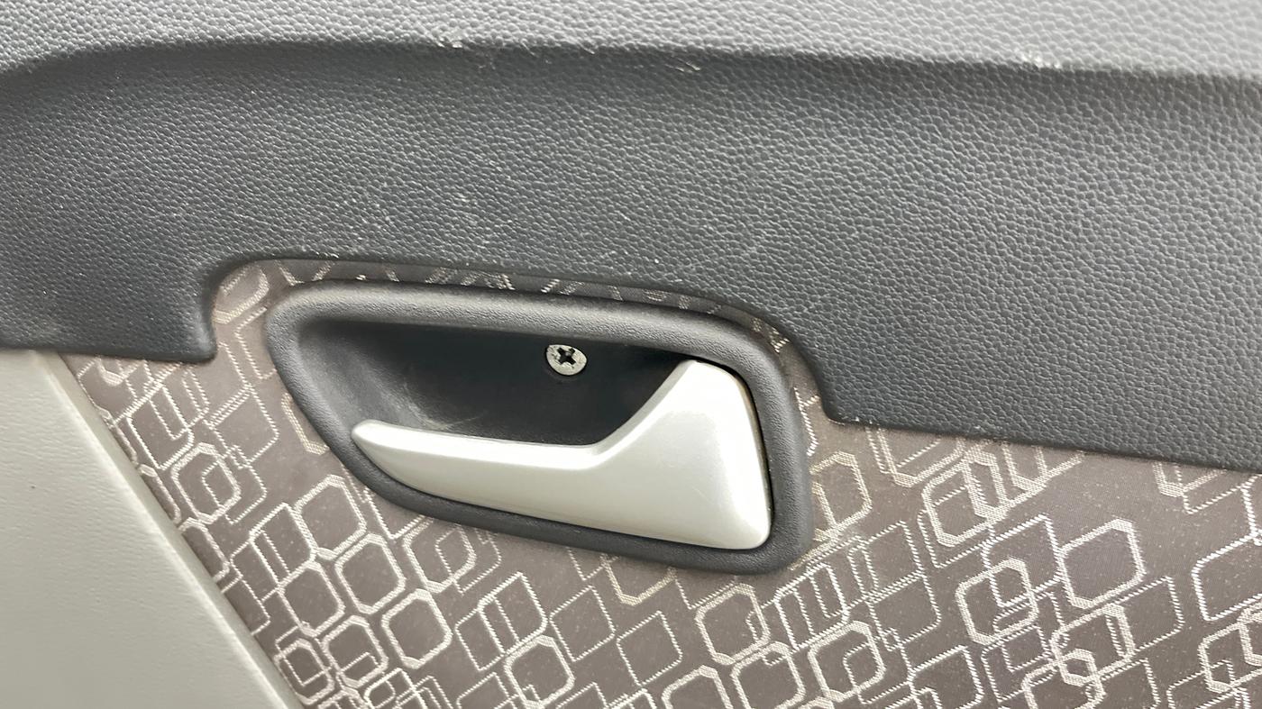 2018 Maruti Alto 800 LXI, Petrol, Manual, 72,428 km, Driver Side Door Panels Control