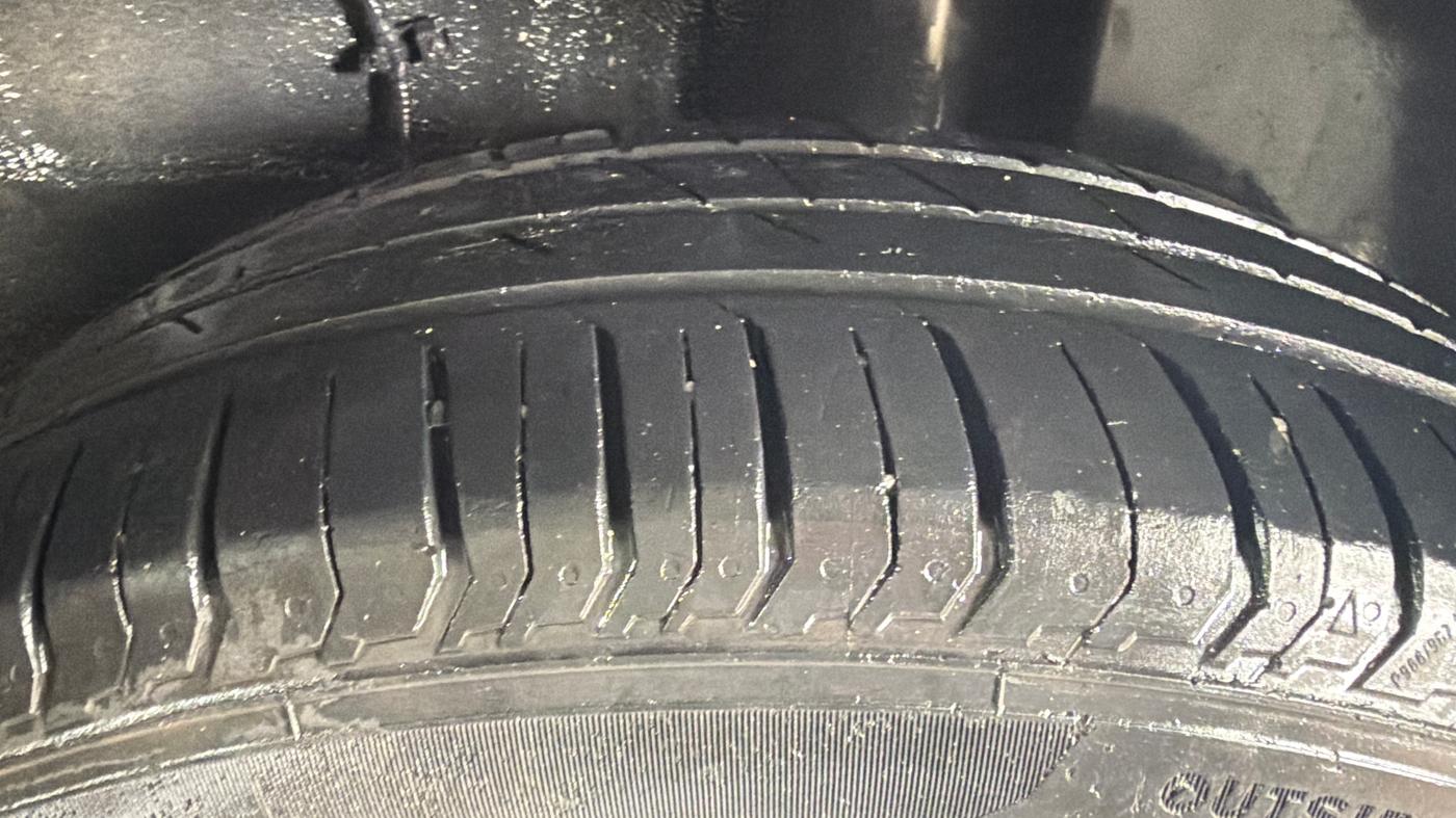 2022 Tata PUNCH ADVENTURE AMT, CNG, Automatic, 55,204 km, Left Rear Tyre Tread