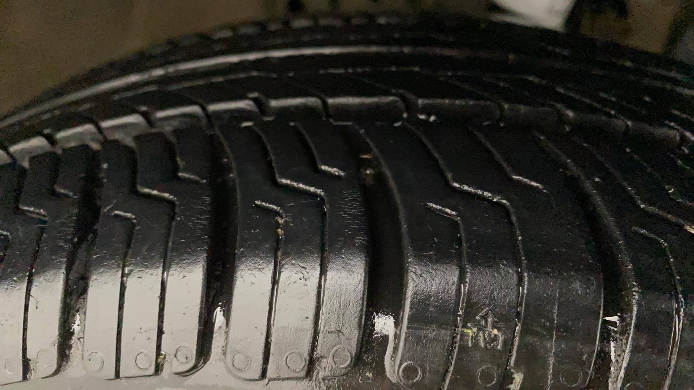 2016 Honda Amaze 1.2L I-VTEC S, Petrol, Manual, 68,185 km, Right Front Tyre Tread