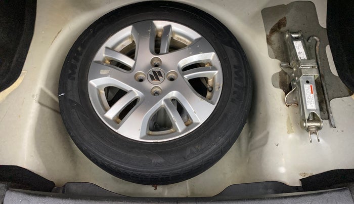 2012 Maruti Swift Dzire ZDI, Diesel, Manual, 93,383 km, Spare Tyre