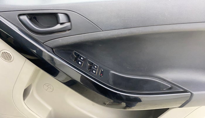 2018 Tata NEXON XM PETROL, Petrol, Manual, 33,553 km, Driver Side Door Panels Control