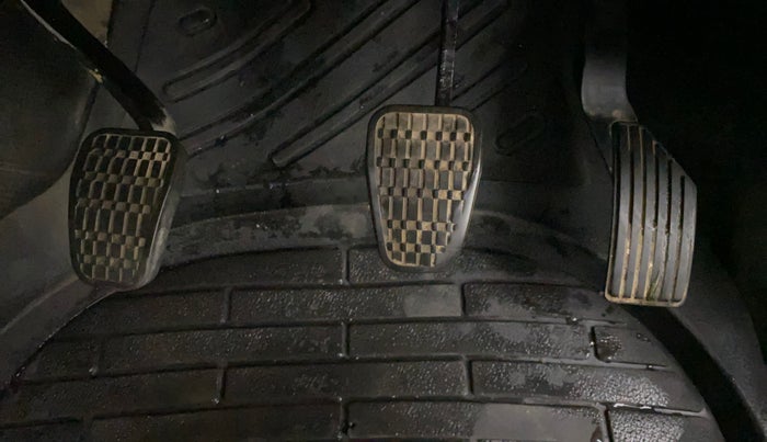 2018 Tata NEXON XM PETROL, Petrol, Manual, 33,553 km, Pedals