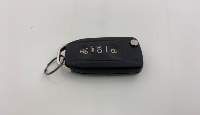 2018 Tata NEXON XM PETROL, Petrol, Manual, 33,553 km, Key Close Up