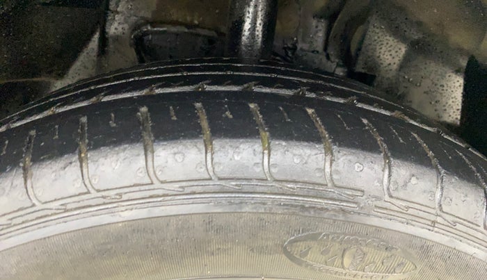 2018 Tata NEXON XM PETROL, Petrol, Manual, 33,553 km, Right Front Tyre Tread