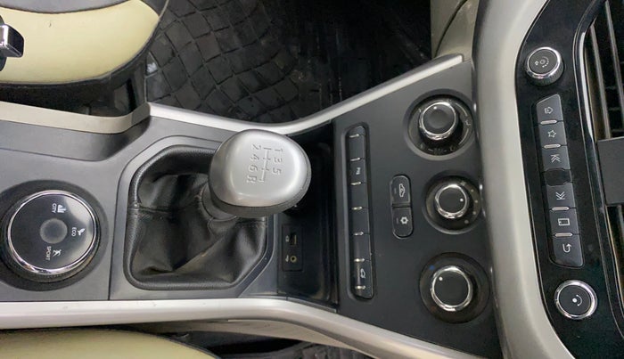 2018 Tata NEXON XM PETROL, Petrol, Manual, 33,553 km, Gear Lever