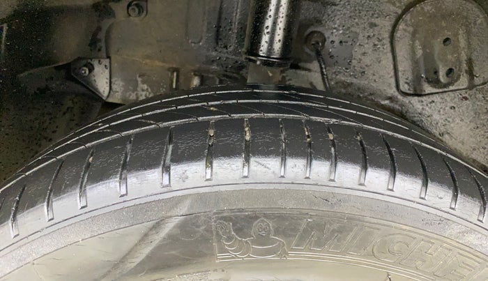 2018 Tata NEXON XM PETROL, Petrol, Manual, 33,553 km, Right Rear Tyre Tread