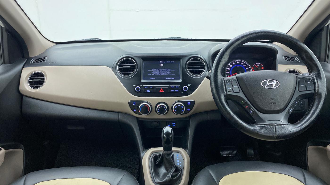 2018 Hyundai Grand i10 SPORTZ AT 1.2 KAPPA VTVT, Petrol, Automatic, 52,877 km, Dashboard