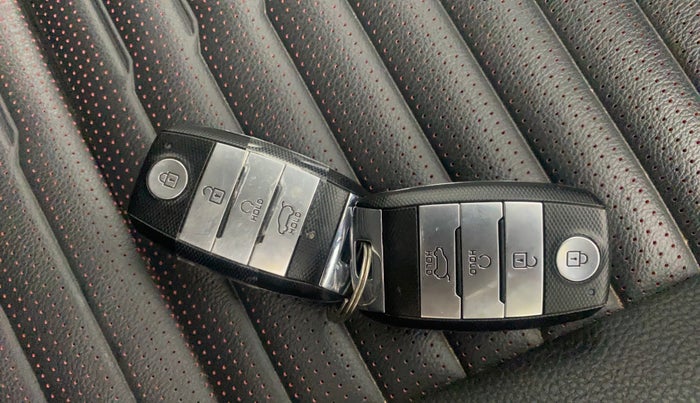 2020 KIA SONET GTX PLUS 1.0 IMT, Petrol, Manual, 31,277 km, Key Close Up