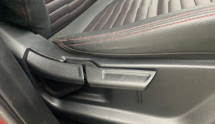 2020 KIA SONET GTX PLUS 1.0 IMT, Petrol, Manual, 31,277 km, Driver Side Adjustment Panel