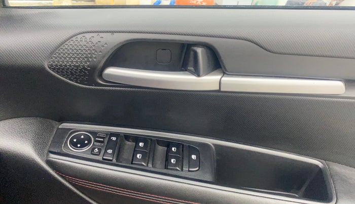 2020 KIA SONET GTX PLUS 1.0 IMT, Petrol, Manual, 31,277 km, Driver Side Door Panels Control