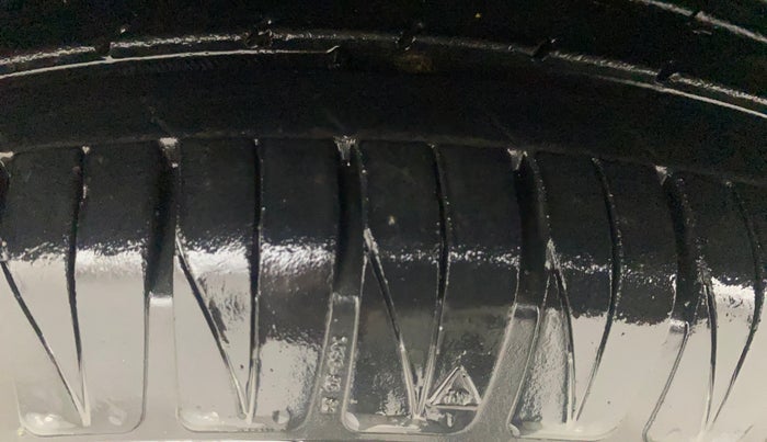 2020 KIA SONET GTX PLUS 1.0 IMT, Petrol, Manual, 31,277 km, Left Front Tyre Tread