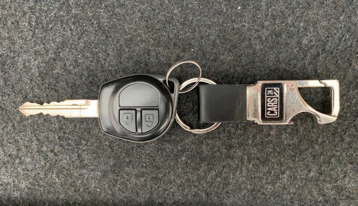 2016 Maruti Swift VXI, Petrol, Manual, 53,462 km, Key Close Up