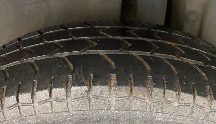 2016 Maruti Swift VXI, Petrol, Manual, 53,462 km, Left Rear Tyre Tread