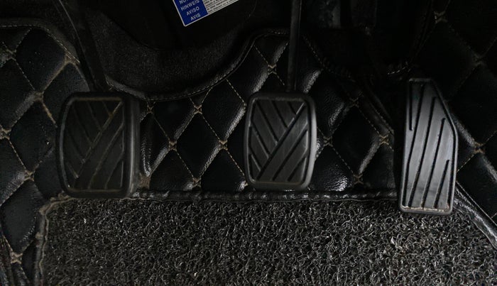 2018 Maruti Swift ZXI PLUS, CNG, Manual, 50,288 km, Pedals