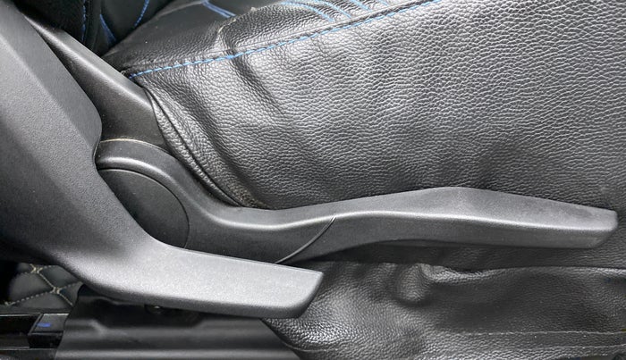 2018 Maruti Swift ZXI PLUS, CNG, Manual, 50,288 km, Driver Side Adjustment Panel