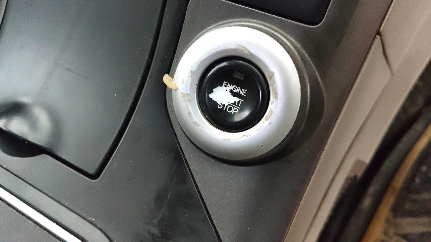 2016 Mahindra XUV500 W8 AT, Diesel, Automatic, 1,18,690 km, Keyless Start/ Stop Button