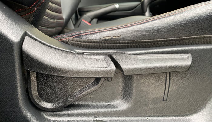 2022 KIA SONET GTX PLUS 1.0 IMT, Petrol, Manual, 45,239 km, Driver Side Adjustment Panel