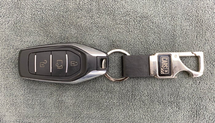 2018 Mahindra XUV500 W9, Diesel, Manual, 60,862 km, Key Close Up