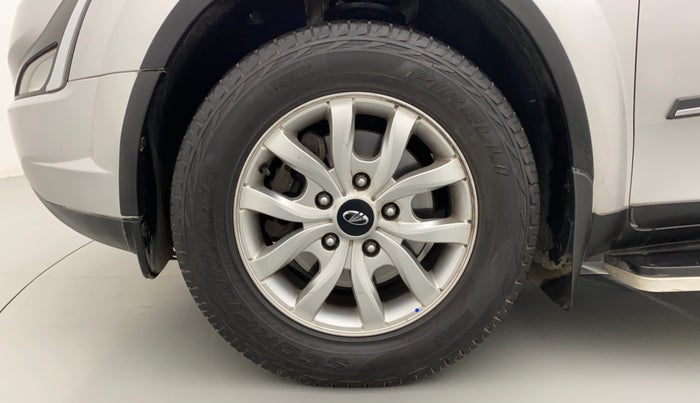 2018 Mahindra XUV500 W9, Diesel, Manual, 60,862 km, Left Front Wheel