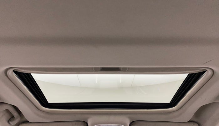 2018 Mahindra XUV500 W9, Diesel, Manual, 60,862 km, Moonroof/ Sunroof