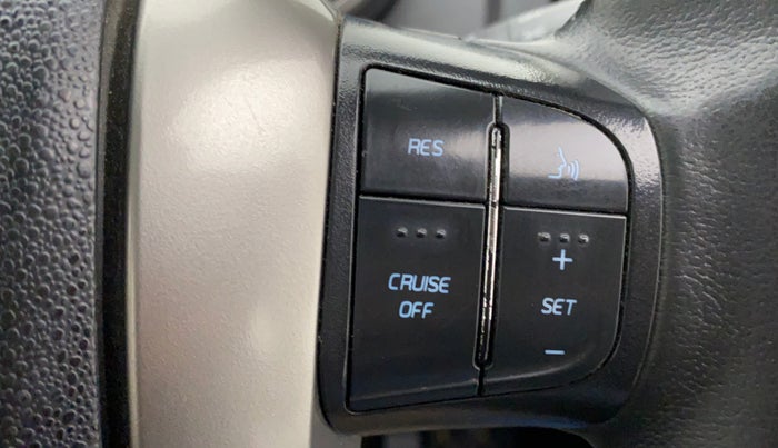 2018 Mahindra XUV500 W9, Diesel, Manual, 60,862 km, Adaptive Cruise Control