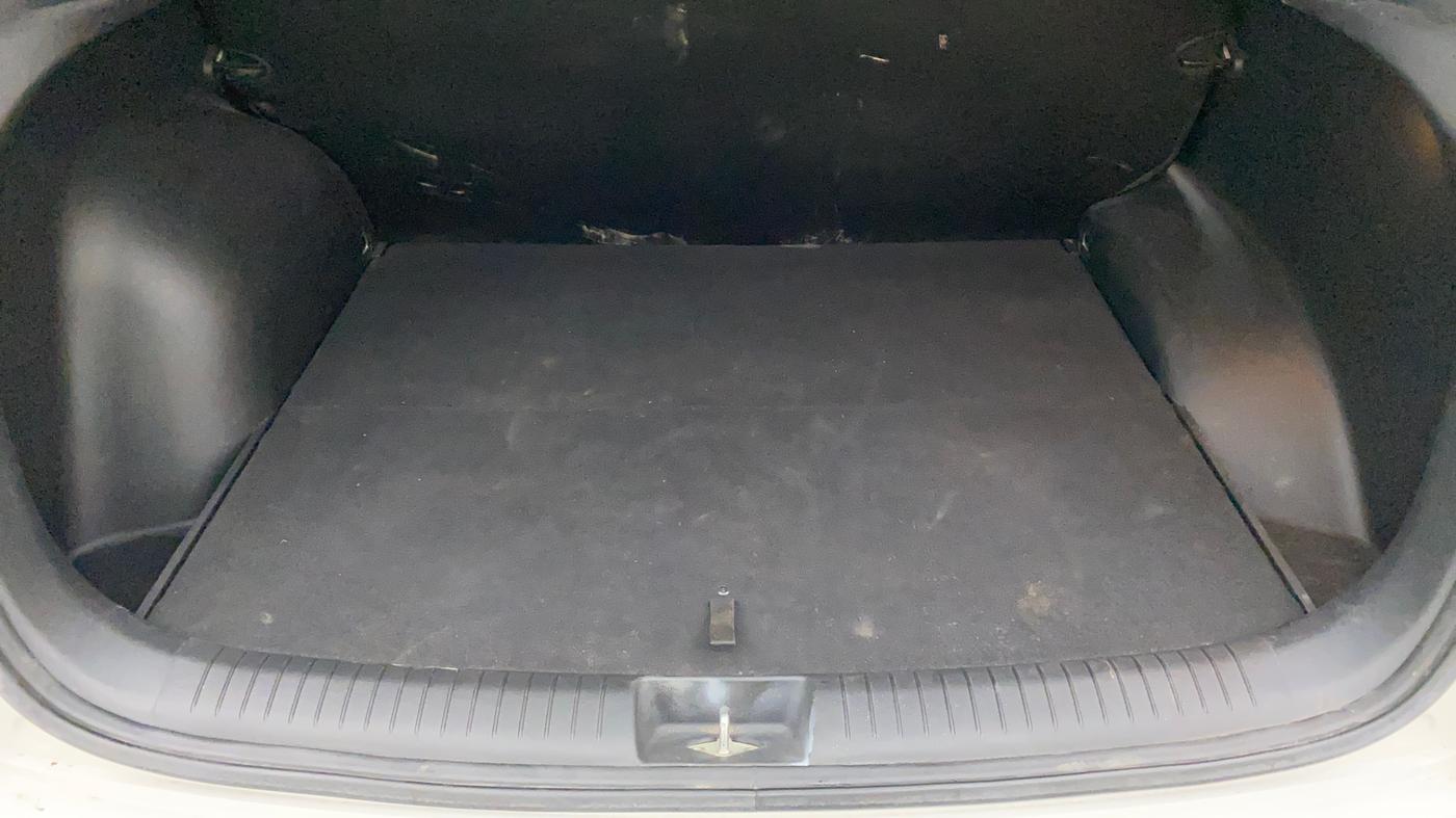 2015 Hyundai Creta SX PLUS 1.6 PETROL, Petrol, Manual, 34,899 km, Boot Inside