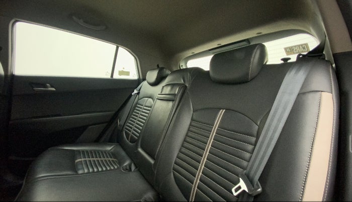 2015 Hyundai Creta SX PLUS 1.6 PETROL, Petrol, Manual, 34,899 km, Right Side Rear Door Cabin