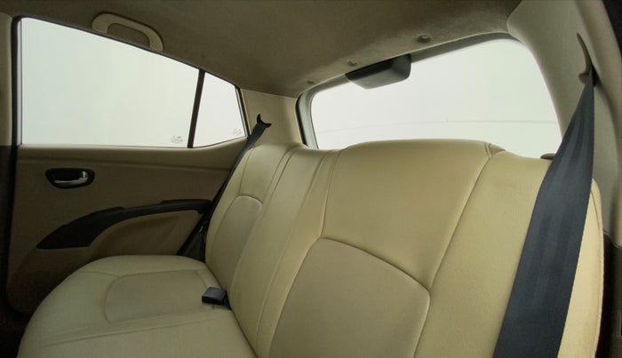 2012 Hyundai i10 MAGNA 1.1, Petrol, Manual, 30,438 km, Right Side Rear Door Cabin