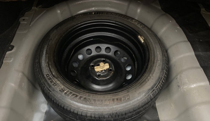 2015 Hyundai Verna FLUIDIC 1.6 CRDI S(O) 4S, Diesel, Manual, 99,327 km, Spare Tyre