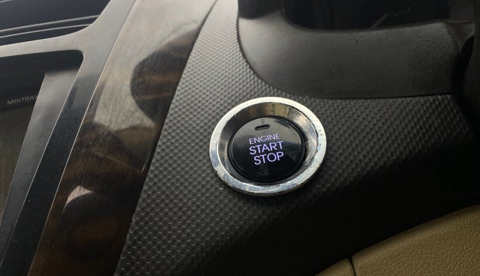 2015 Hyundai Verna FLUIDIC 1.6 CRDI S(O) 4S, Diesel, Manual, 99,327 km, Keyless Start/ Stop Button