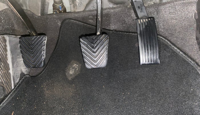 2015 Hyundai Verna FLUIDIC 1.6 CRDI S(O) 4S, Diesel, Manual, 99,327 km, Pedals