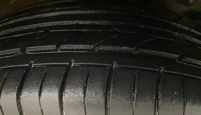 2016 Honda Amaze 1.2L I-VTEC VX AT, Petrol, Automatic, 39,212 km, Right Front Tyre Tread