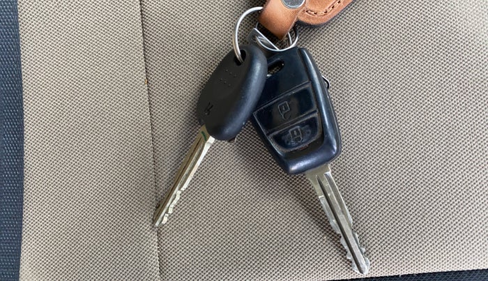 2017 Hyundai Grand i10 SPORTZ 1.2 KAPPA VTVT, Petrol, Manual, 97,124 km, Key Close Up