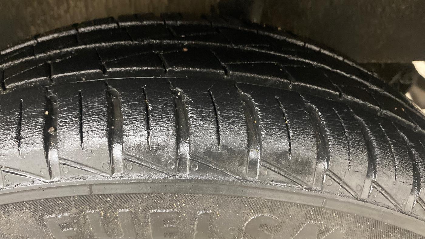 2019 Renault Kwid CLIMBER 1.0 AMT (O), Petrol, Automatic, 36,587 km, Left Rear Tyre Tread