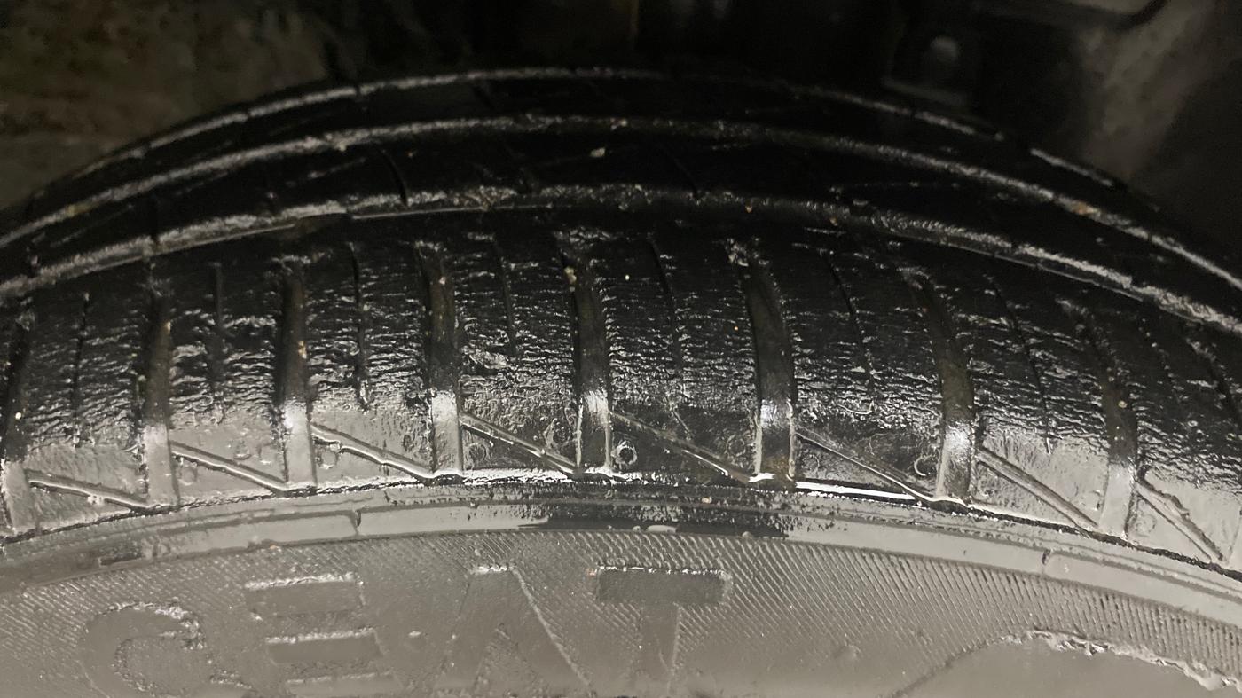 2019 Renault Kwid CLIMBER 1.0 AMT (O), Petrol, Automatic, 36,587 km, Right Front Tyre Tread