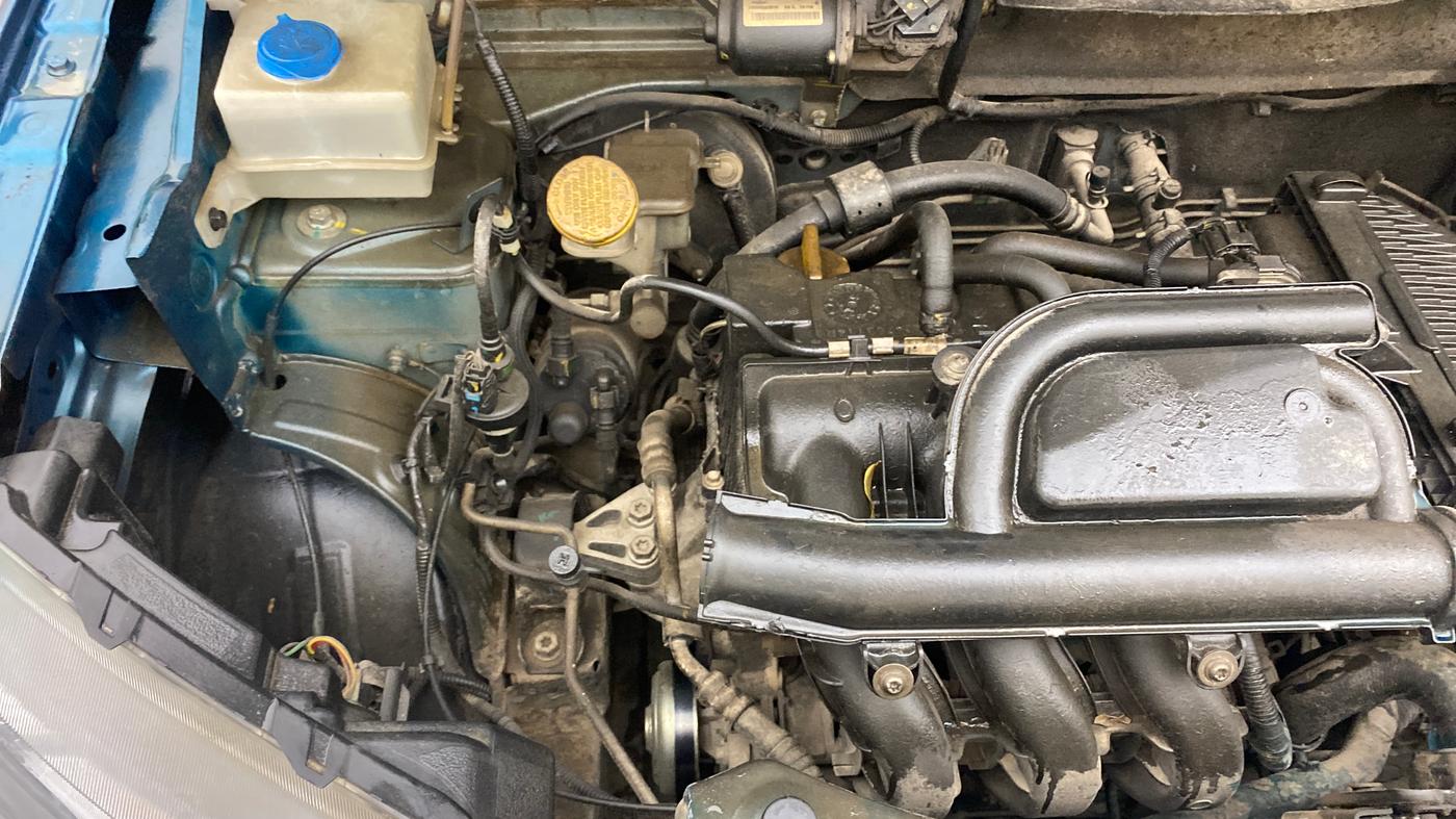2019 Renault Kwid CLIMBER 1.0 AMT (O), Petrol, Automatic, 36,587 km, Engine View - Right