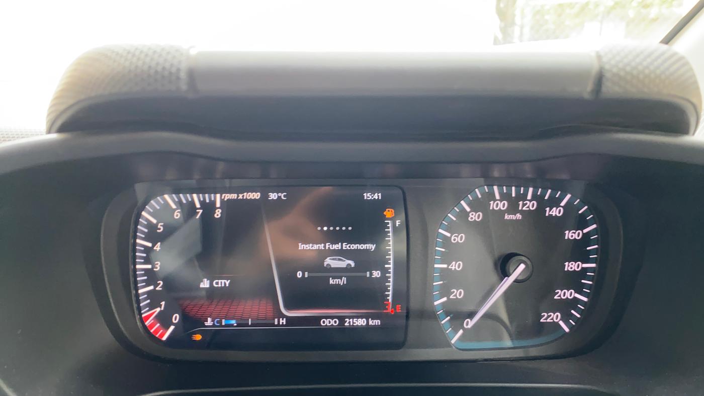 2021 Tata ALTROZ XZ PETROL, Petrol, Manual, 21,563 km, Odometer Image