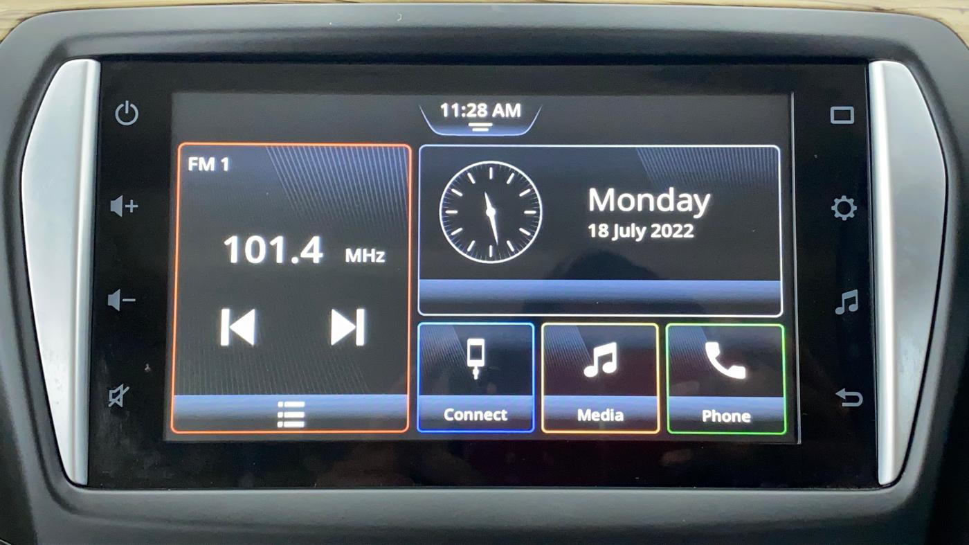 2021 Maruti Ciaz ALPHA 1.5 AT SHVS, Petrol, Automatic, 2,560 km, Infotainment System