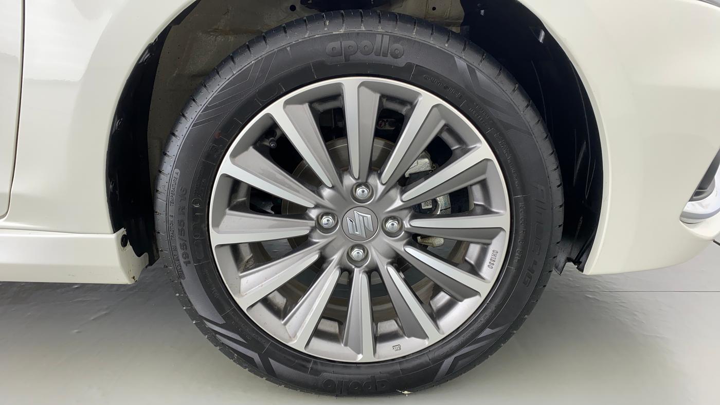 2021 Maruti Ciaz ALPHA 1.5 AT SHVS, Petrol, Automatic, 2,560 km, Right Front Wheel