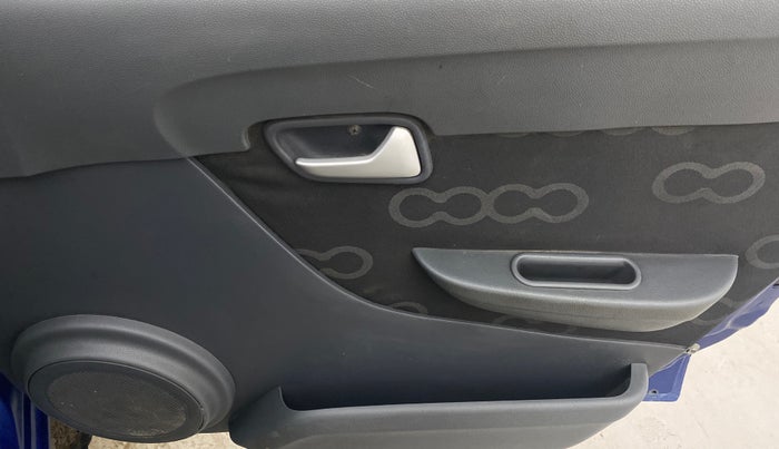 2015 Maruti Alto 800 LXI, Petrol, Manual, 99,471 km, Driver Side Door Panels Control