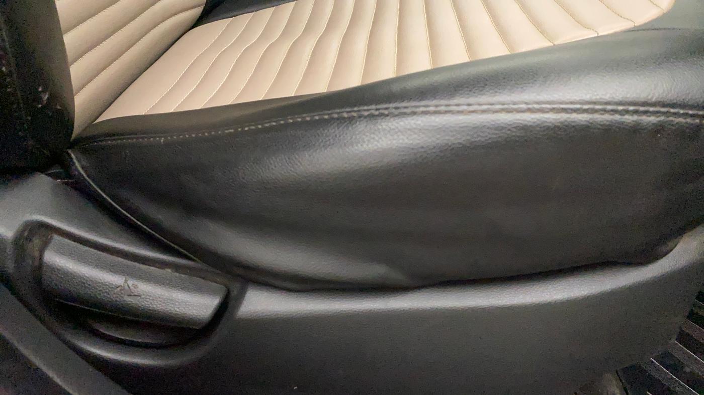2018 Hyundai Grand i10 MAGNA 1.2 KAPPA VTVT, CNG, Manual, 52,464 km, Driver Side Adjustment Panel