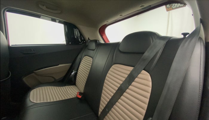 2018 Hyundai Grand i10 MAGNA 1.2 KAPPA VTVT, CNG, Manual, 52,464 km, Right Side Rear Door Cabin