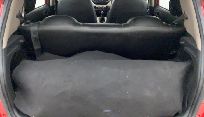 2018 Hyundai Grand i10 MAGNA 1.2 KAPPA VTVT, CNG, Manual, 52,464 km, Dicky (Boot door) - Parcel tray missing